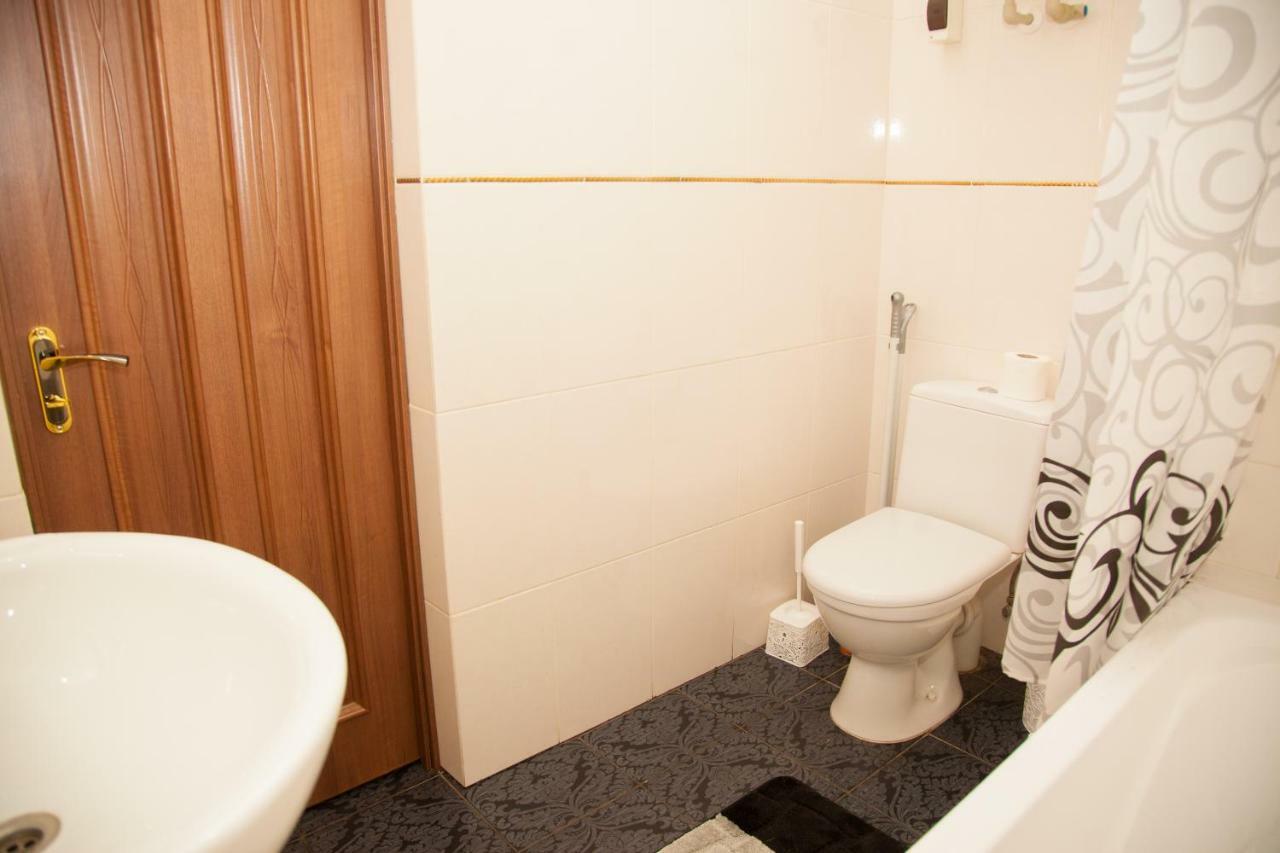 Semi-Luxury Apartment On Zhukovskogo Street 57 Zaporizhia Dış mekan fotoğraf