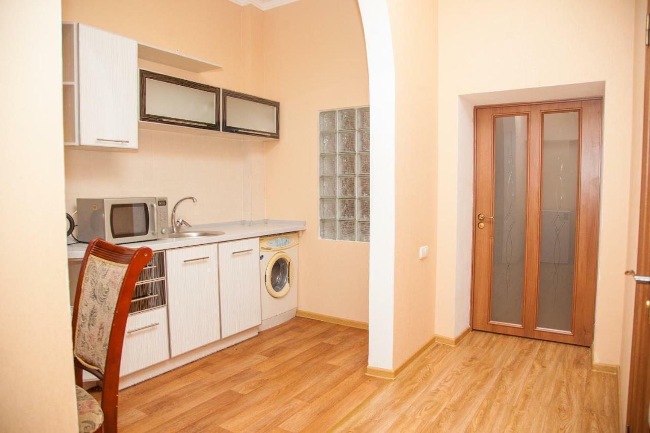 Semi-Luxury Apartment On Zhukovskogo Street 57 Zaporizhia Dış mekan fotoğraf